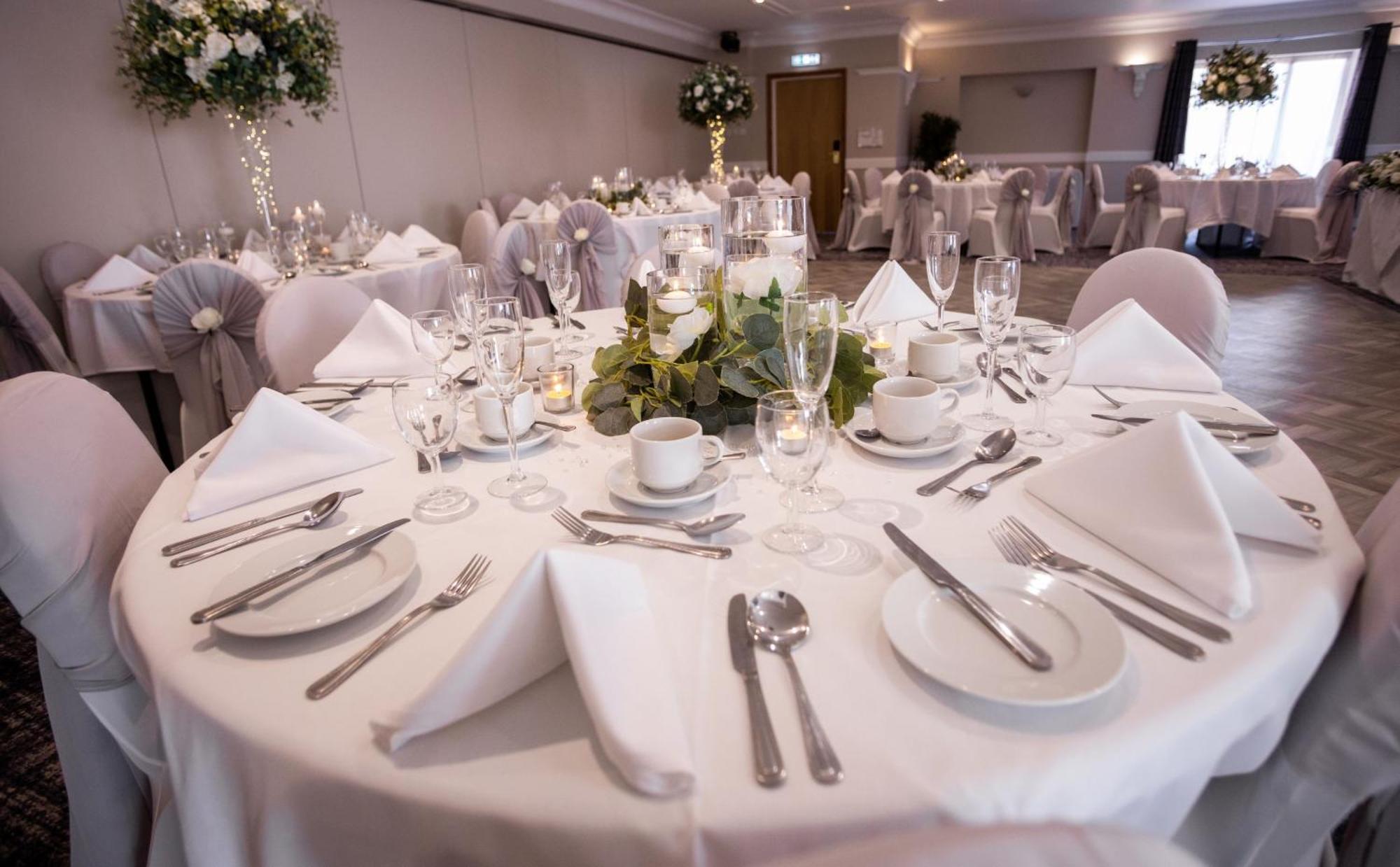 A55 Chester West By Ihg Отель 3*